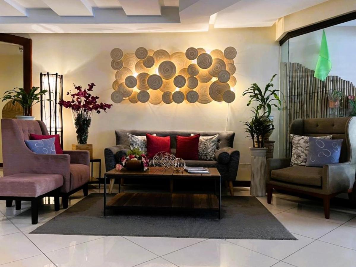 Subic Residencias Olongapo Esterno foto