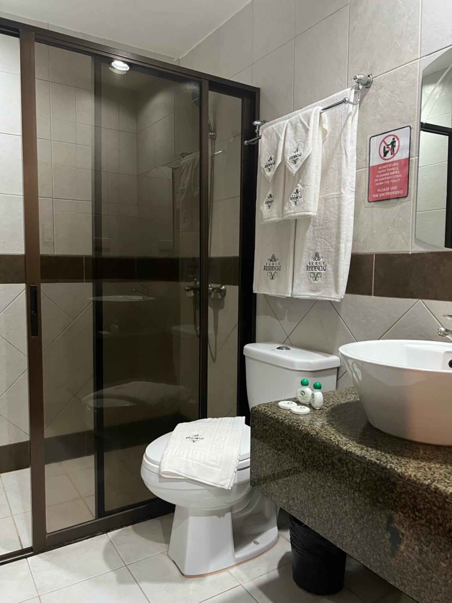 Subic Residencias Olongapo Esterno foto