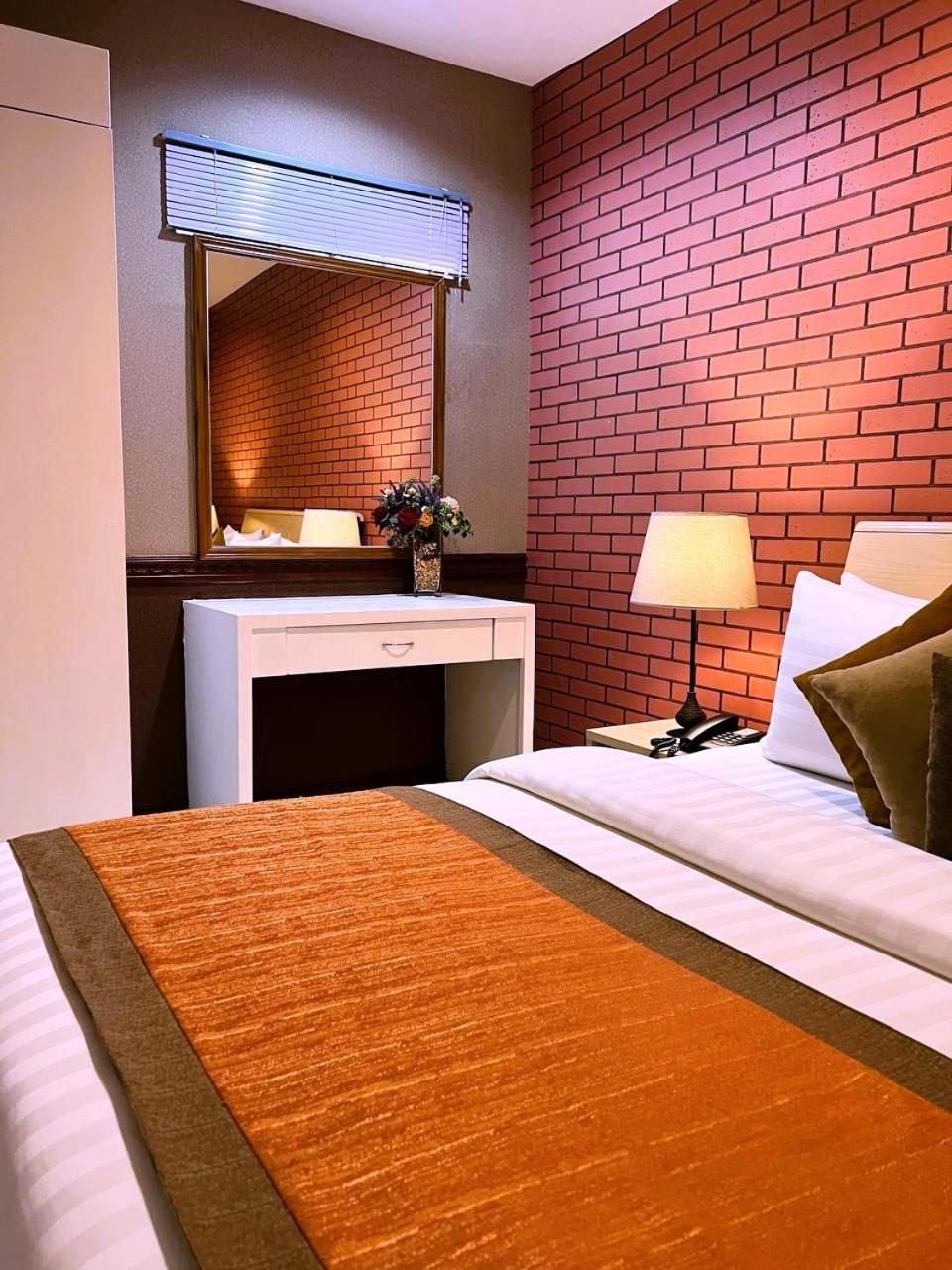 Subic Residencias Olongapo Esterno foto